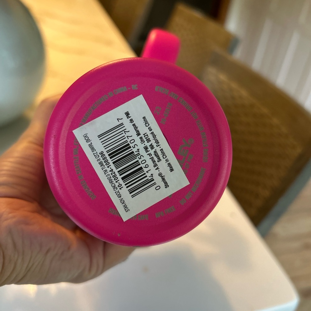 hot pink Stanley Cup 40oz - Picture 3 of 5